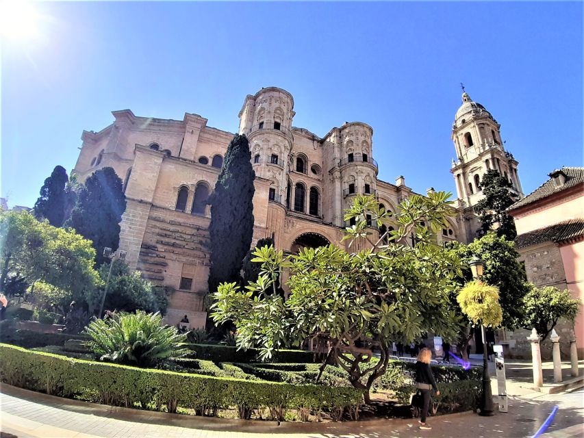 Malaga: Private walking tour - Finishing on Calle Marqués de Larios