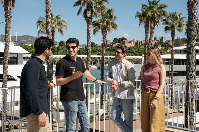 Malaga Private Walking Tour, Alcazaba & Catamaran Cruise - Inside the Alcazaba and Palacio Nazarí