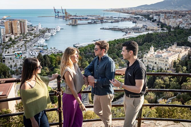Malaga Private Walking Tour, Alcazaba & Catamaran Cruise - Old Málaga, where the tour finds its rhythm