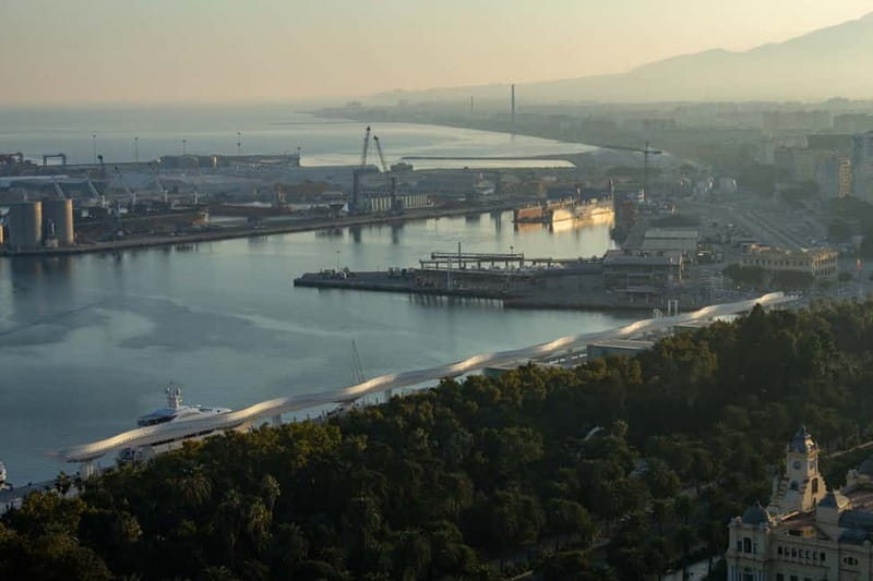 Malaga: Private Walking Tour with Official Guide - Take the nature option for city views