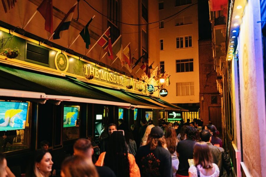 Malaga: Pubs and Clubs Crawl - The quick take: four stops for $18