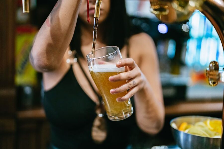 Malaga: Pubs and Clubs Crawl - The drinks package and its real value