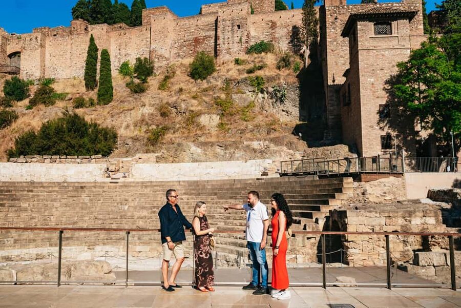 Malaga's tradition and tapas tour with Official Guide - The guide can make or break the evening