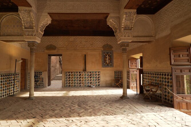 Malaga Shore Excursion:Skip-the-Line Alhambra, Generalife Gardens - Alcazaba Fortress: the oldest and toughest section