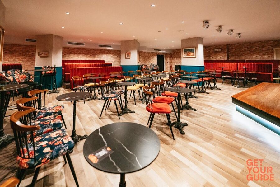 Malaga: Show and Food at Alegría Flamenco and Restaurant - Service, pacing, and small practical details