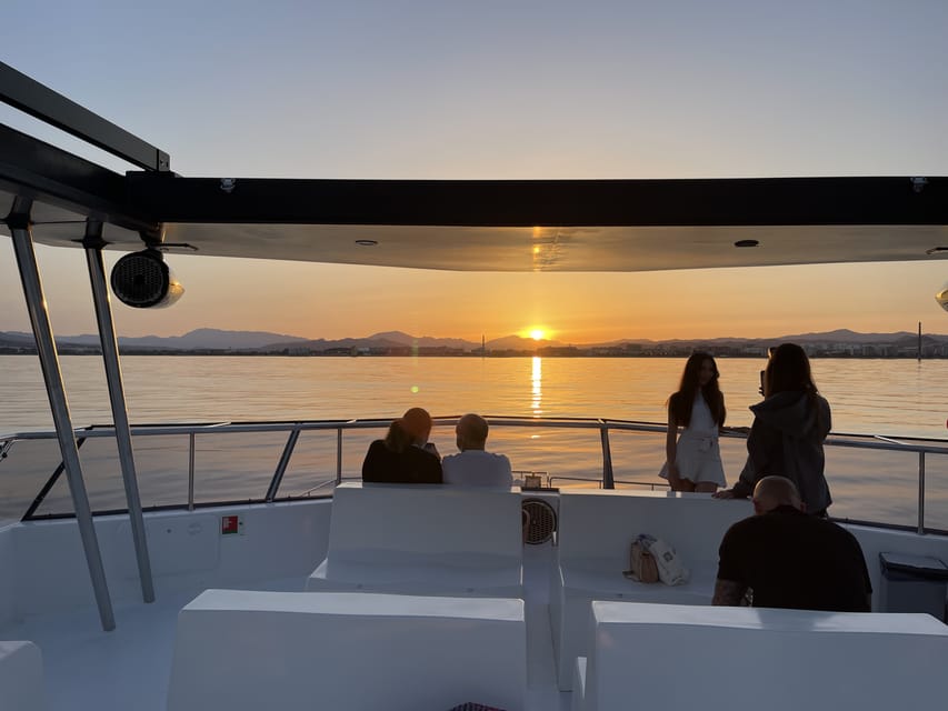 Málaga: Sunset Catamaran Trip - Waiting for the Sun to Reach the Horizon