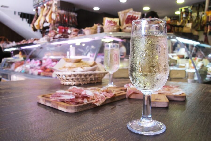 Malaga: Tapas Tasting Tour - Four Old Town stops with seven different tastes