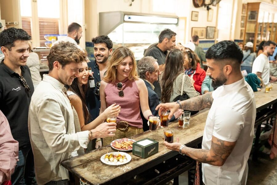 Málaga: Tapas, Wine & Rooftops Private Tour - Four stops, four different tastes of Málaga
