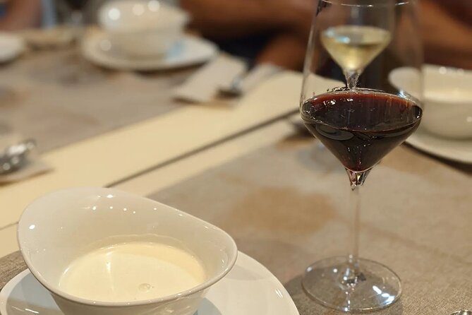 Malaga: The Ultimate Flamenco & Tapas Tour - The guide makes the route work