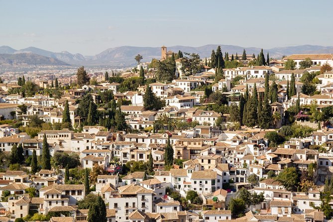 Malaga to Granada trip with Alhambra tickets included - What the day does well