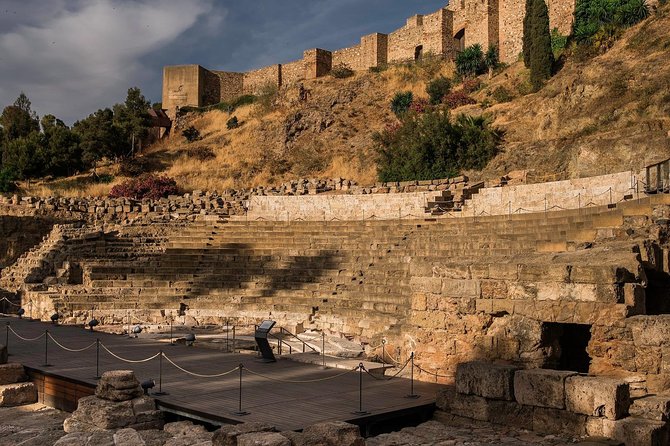 Malaga Tour with Cathedral, Alcazaba and Roman Theatre - Calle Larios: a short walk through modern Málaga