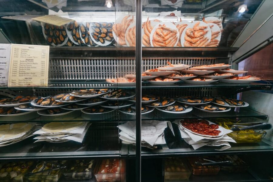 Málaga: Traditional Andalusian Tapas and Wine Tour - Who should book this Málaga food tour?