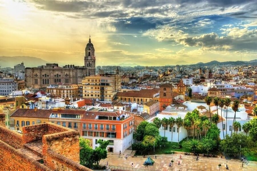 Malaga: Walking Tour of Must-See Attractions - Key points to know before you book