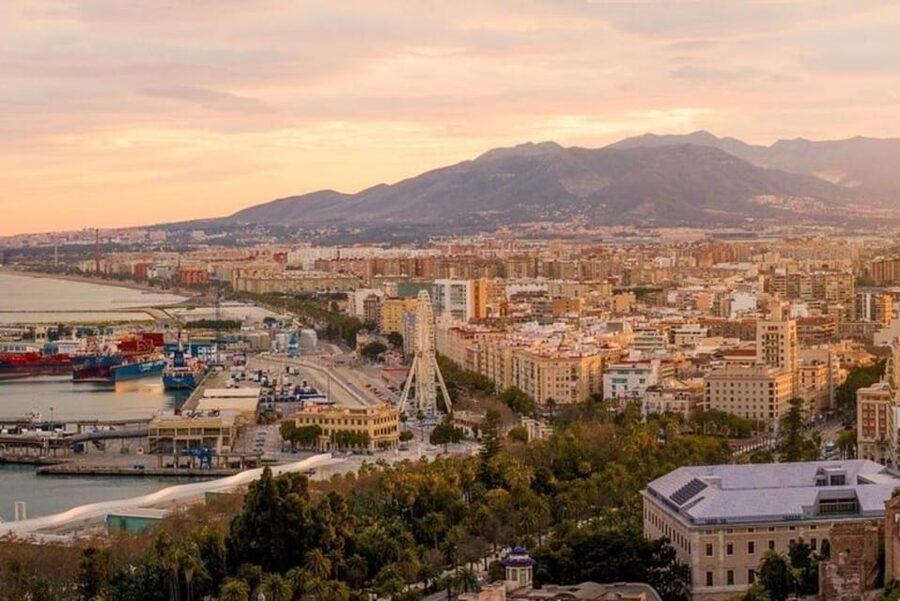 Malaga: Walking Tour of Must-See Attractions - Plaza de la Merced and Picasso’s Malaga