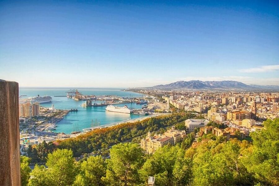 Malaga: Walking Tour of Must-See Attractions - Starting at Alameda Principal