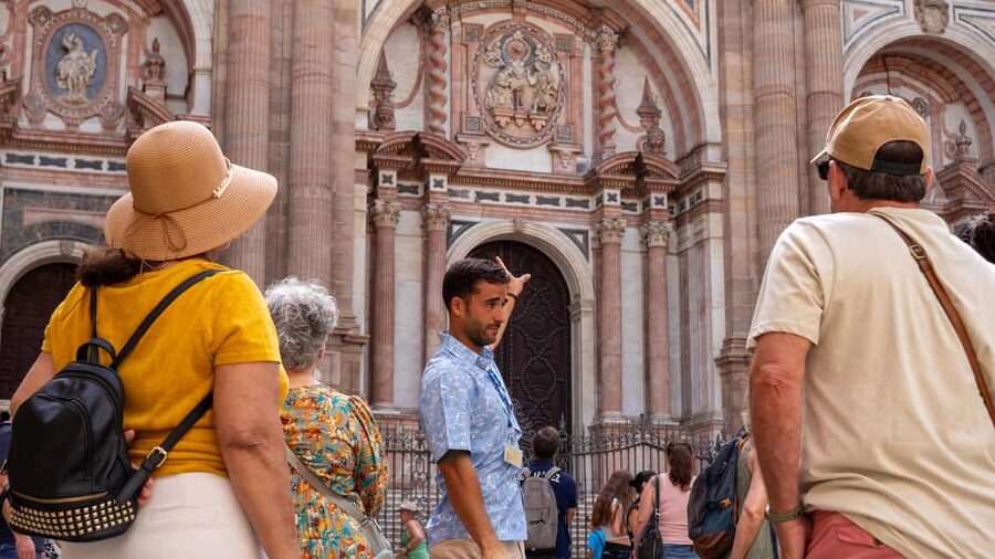 Malaga Walking Tour, Roman Theater and Alcazaba in small group with Tickets - El Pimpi and Santiago Church