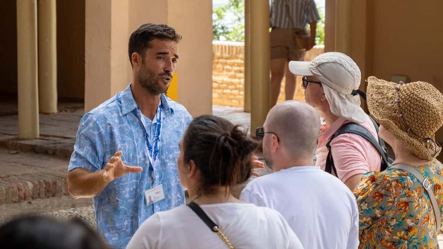 Malaga Walking Tour, Roman Theater and Alcazaba in small group with Tickets - La Manquita, Picasso, and the city’s cultural center