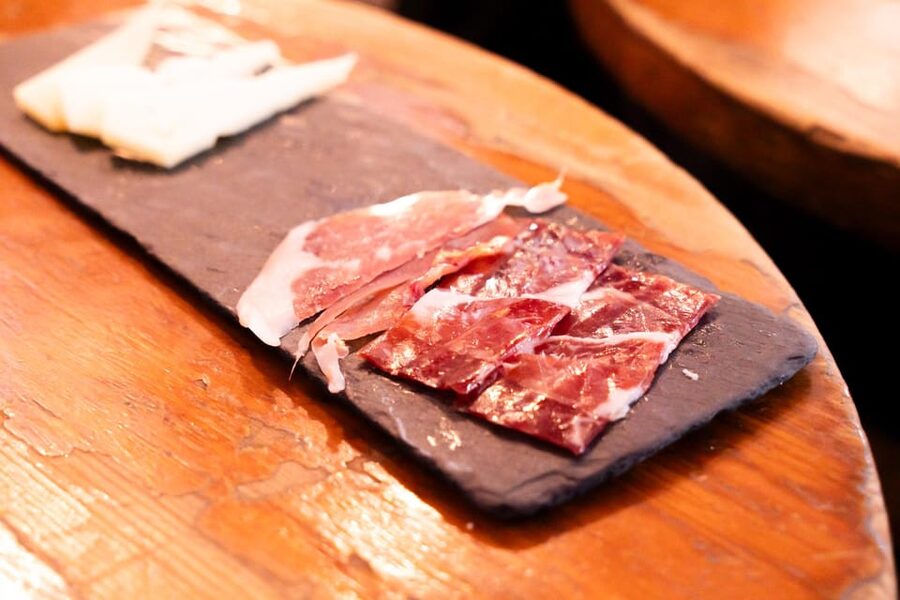 Malaga: Wine and Tapas Tour with Tastings and Drinks - Ending with a rooftop drink