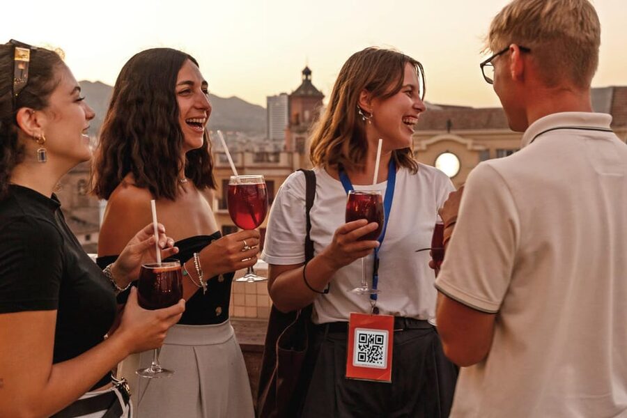 Malaga: Wine and Tapas Tour with Tastings and Drinks - What to expect from the tapas