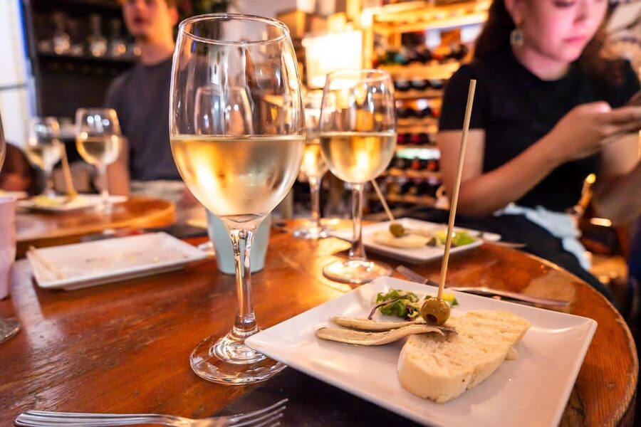 Malaga: Wine and Tapas Tour with Tastings and Drinks - The first tapas bar, a gentle start