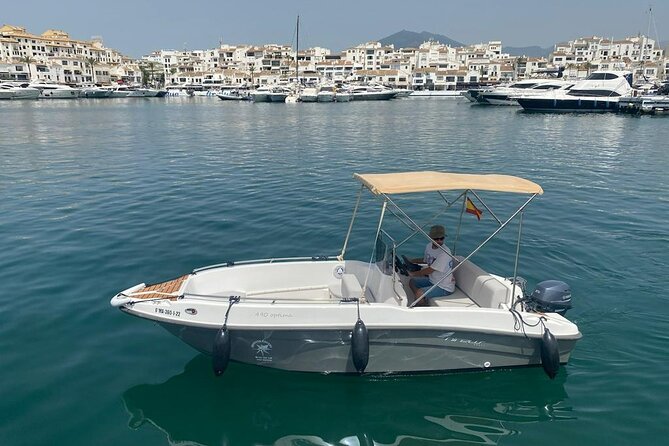MANGO 5m 5pax - Unlicensed boat in Puerto Banus, Marbella - Taking the helm from Puerto Banús