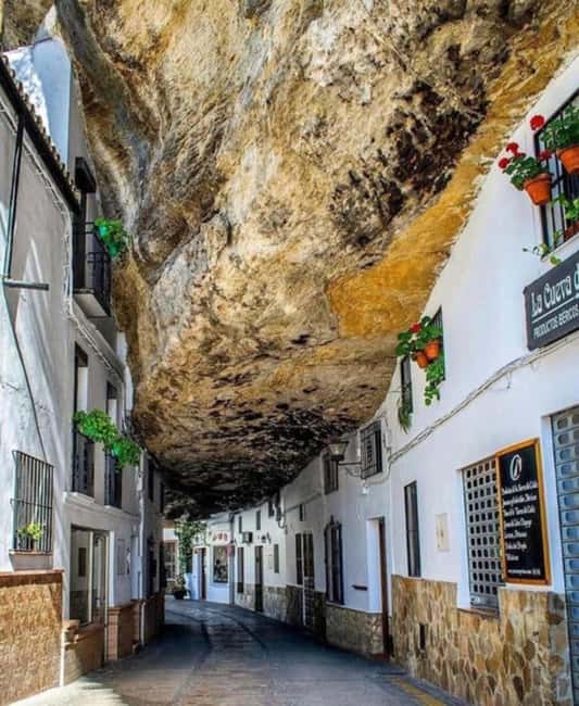 Marbella/Estepona: Ronda and Setenil de las Bodegas - Setenil de las Bodegas and its cave streets