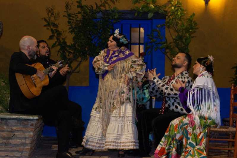 Marbella: Flamenco Show with a Drink - The opening drink and the atmosphere before the music