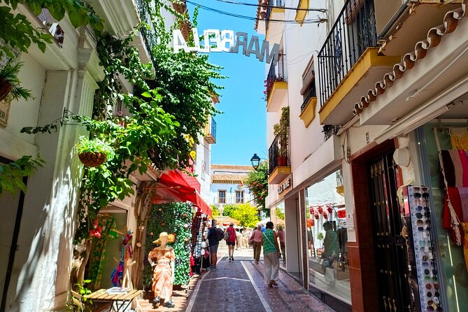 Marbella: group walking Tour - The Incarnation Church and Arab castle ruins