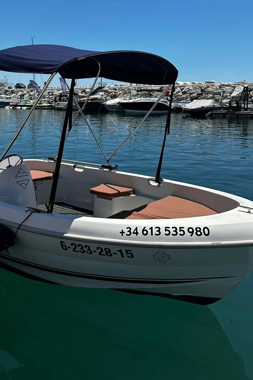 Marbella: Puerto Banús Boat Rental with No License Needed - Reaching a bar by boat