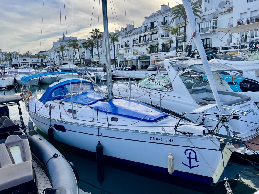 Marbella: Puerto Banús Private Sailing Cruise with Drinks - Drinks, Snacks, and the Onboard Mood