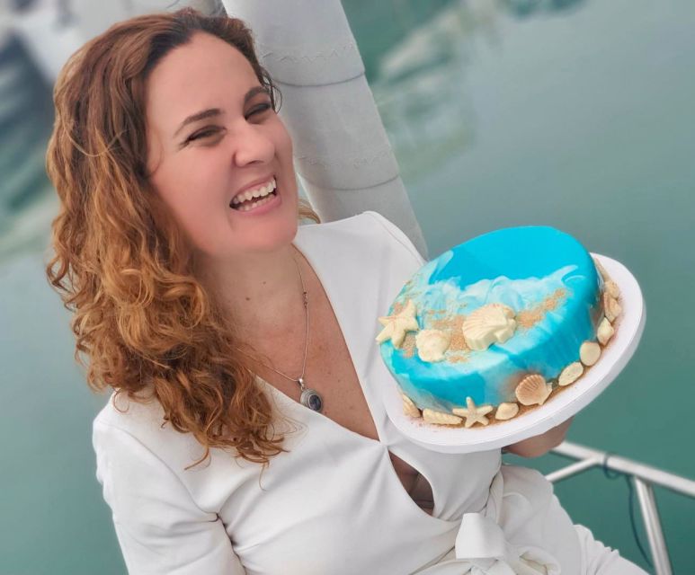 Marbella: Puerto Banús Private Sailing Cruise with Drinks - What to Pack for a Comfortable Sail