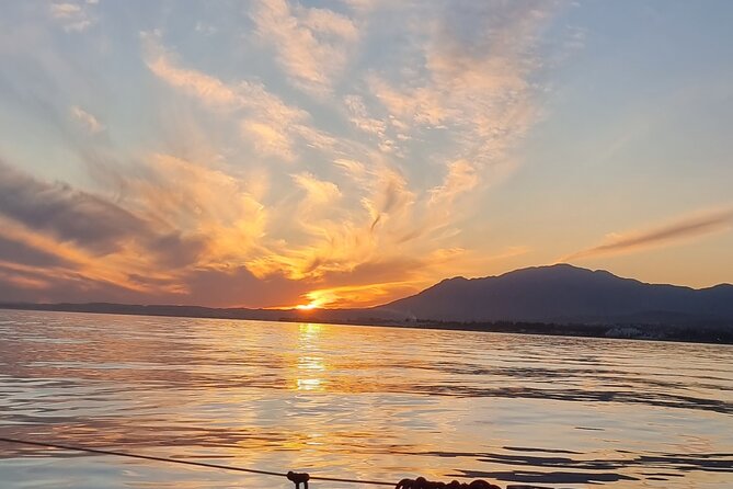 Marbella- sunset from a sailboat with drinks - What the captains add to the experience