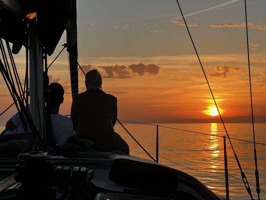 Marbella: Sunset Sailing Trip with Drinks and Snacks - Leaving Puerto Banús as the evening changes