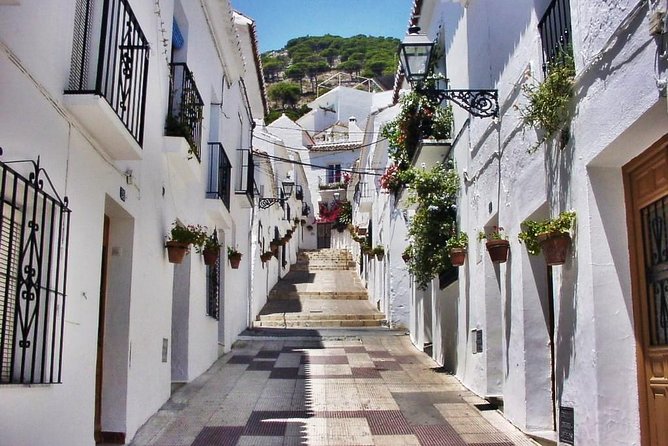 Mijas Village Private Tour from Malaga and Surrounding Areas - How the four-hour schedule feels