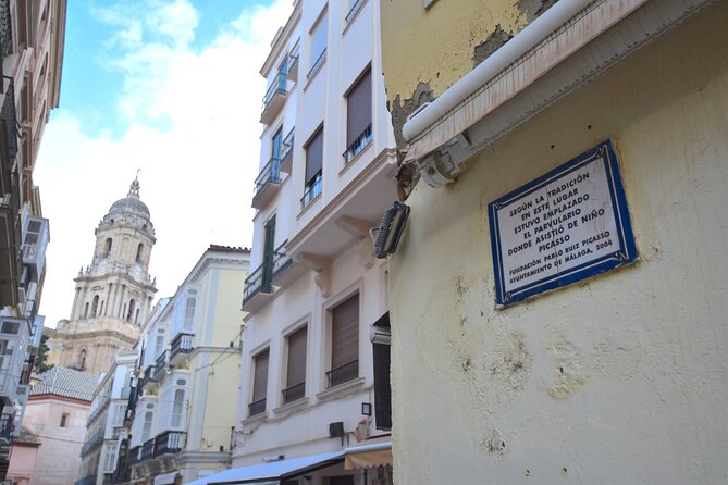 Picasso roots Private Walking Tour in Central Malaga - Recalling Cafe Chinitas