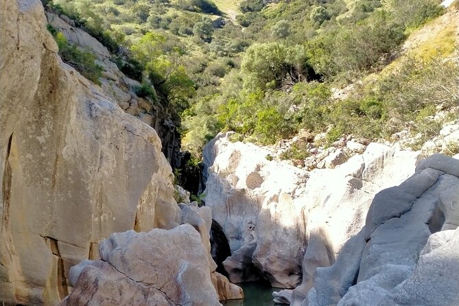 Private canyoning adventure in the Buitreras Canyon - Why the guides matter on a demanding route