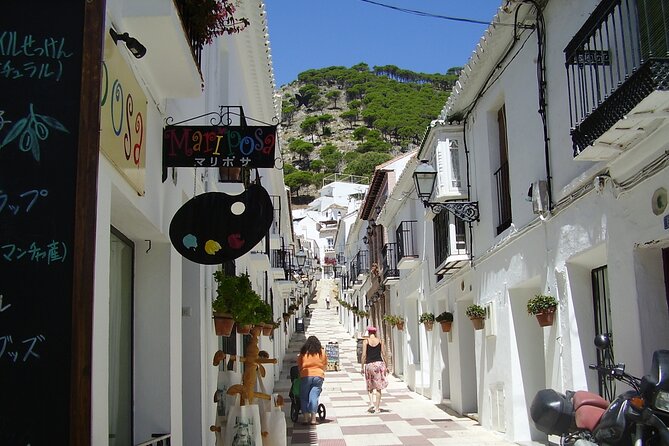 Private Day Trip to Las Mijas from Malaga - A private ride from Malaga, with less planning