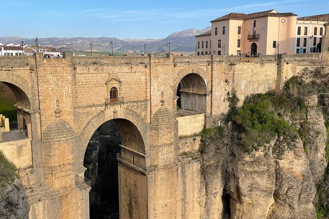 Private half-day tour of Ronda and the White Villages with native - Why pair famous Ronda with quiet Benalauría?