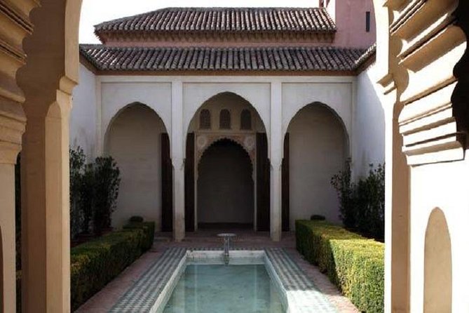 Private Malaga: Alcazaba, Museum, Market, Cathedral & Picasso - Roman Theatre, a short stop with big context
