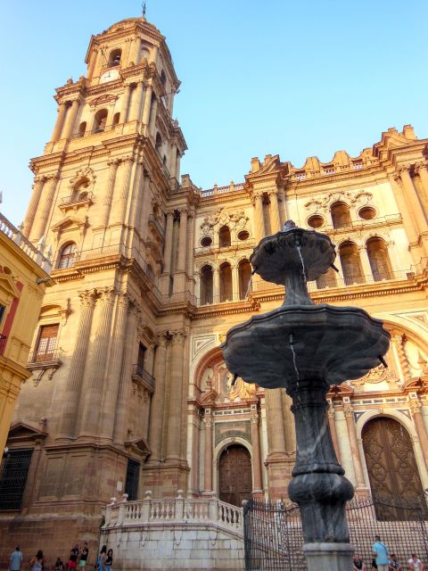 Private walking tour: Cathedral, Alcazaba and Roman Theatre - Key points to know before booking
