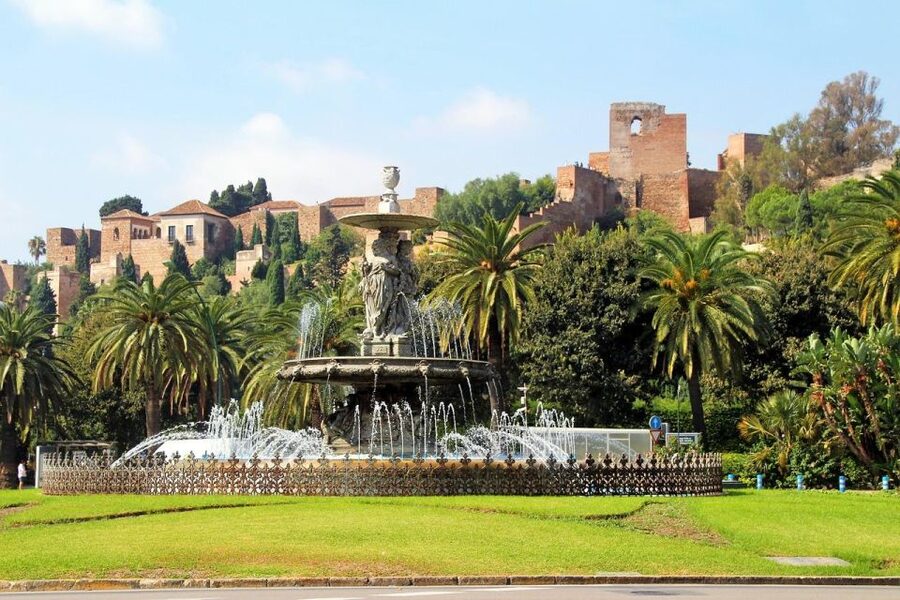 Private walking tour: Cathedral, Alcazaba and Roman Theatre - Should you book it?