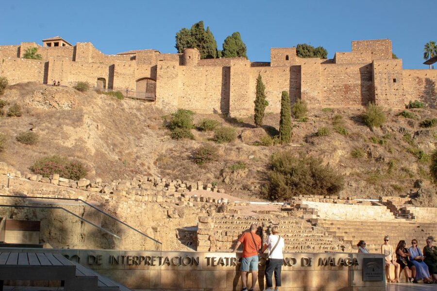 Private walking tour: Cathedral, Alcazaba and Roman Theatre - Plaza del Obispo and the transition to Christian Málaga