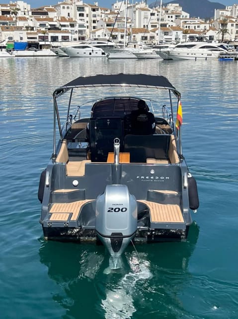 Puerto Banus: Boat Charter Moonday Yacht - Key points before you cast off