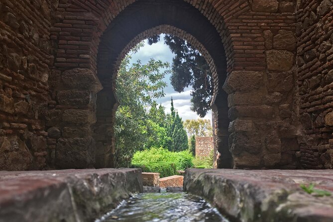 Roman Theatre and Alcazaba of Málaga Tour - Timing, meeting point, and practical planning