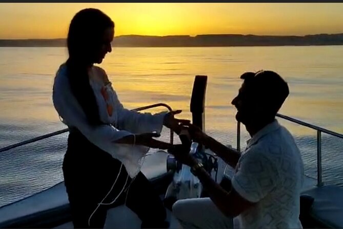 Romatic sea experience (Sunset + overnight + Breakfast) - Sunset sailing with cava, music, and dolphins