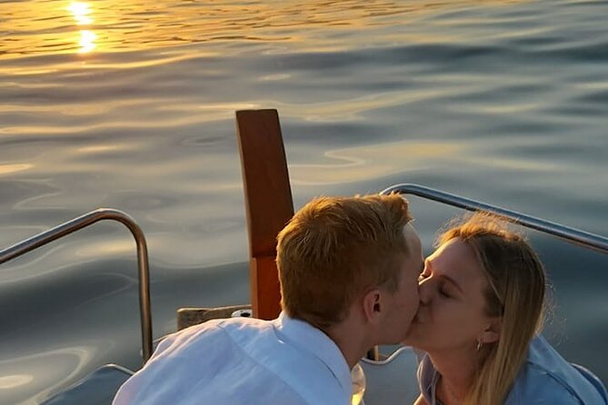 Romatic sea experience (Sunset + overnight + Breakfast) - A private breakfast before the 10 a.m. checkout