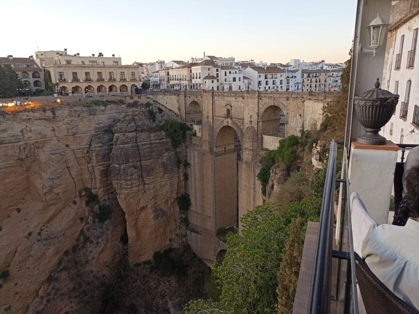 Ronda: Guided Walking Tour with English or Spanish Guide - Commercial streets and the Old Town