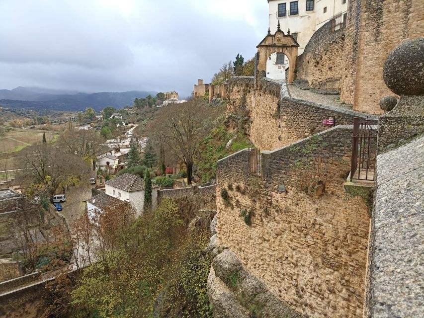 Ronda: Guided Walking Tour with English or Spanish Guide - The bullring and the walk of the bullfighters