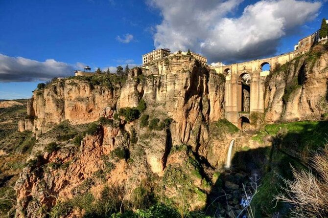 Ronda Historical Walking Tour with Bullring Entrance - Meeting at Spain Square by the Parador