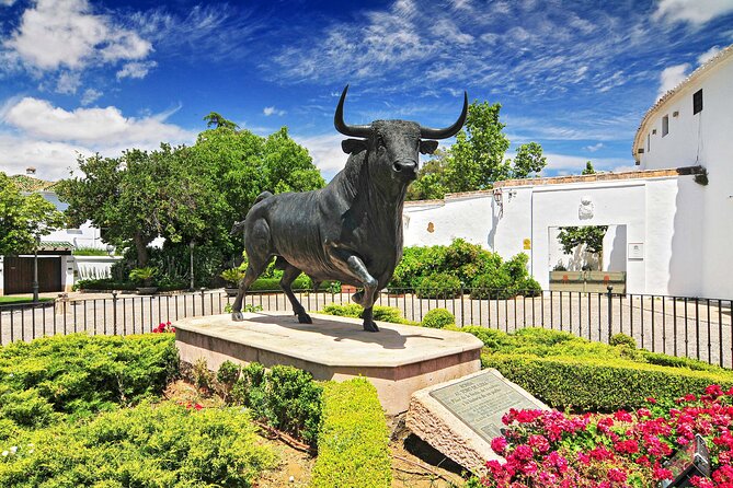Ronda Old Town Walking Tour with Audioguide on Your Smartphone - Plaza de España and the first view of Puente Nuevo